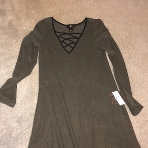Byer California Dresses - Green zig zag dress Byer California Dresses - Green zig zag dress